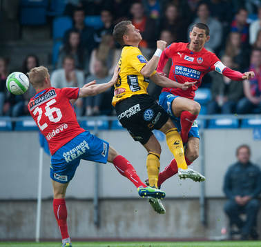 Helsingborgs mittbackar Peter Larsson och Loret Sadiku,