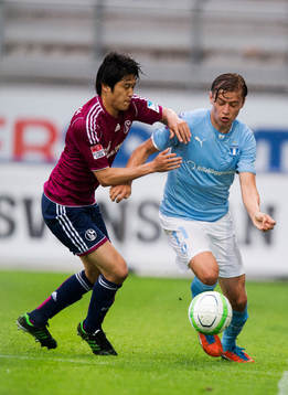 Atsuto Uchida, Schalke 04, Simon Thern, Malmö FF