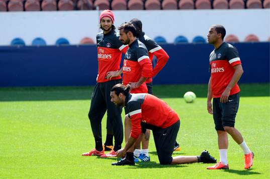 Ezequiel LAVEZZI / Javier PASTORE / Salvatore SIRIGU /