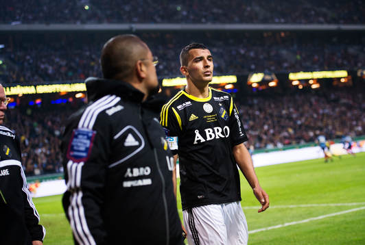 s Nabil Bahoui får lämna planen