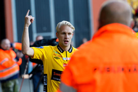 Glädje, Johan Larsson, Elfsborg. som hoppat ut bland