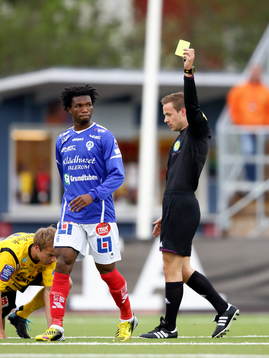 Åtvidaberg Mohamed Abubakari, domare Kristoffer Karlsson