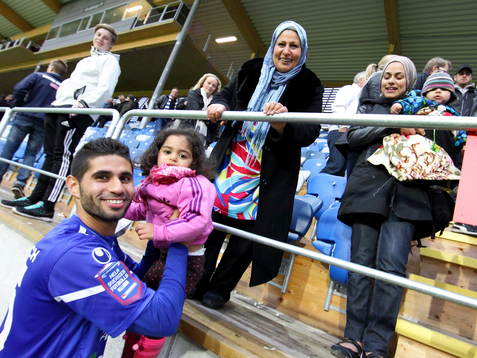 Matchvinnare Åtvidaberg Imad Zatara med hela familjen