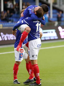 Mål 3-0 Åtvidaberg Imad Zatara i famnen på Åtvidaberg