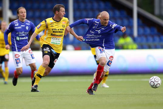 Mjällby Daniel Nilsson och Åtvidaberg Daniel Sjölund