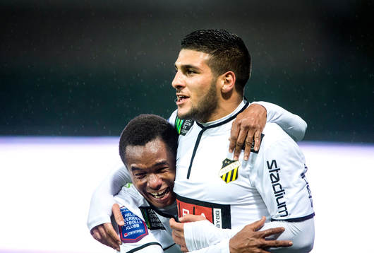 Nasiru Mohammed och Moestafa El Kabir, Häcken jublar