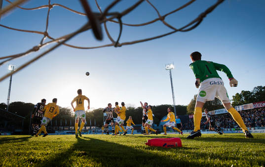 Bläddra bland fler bilder av Fotboll, Superettan, Landskrona BOIS - Falkenberg
