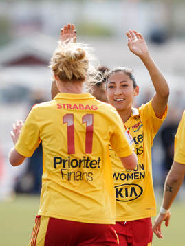 Christen Press och Kirsten van de Ven jublar