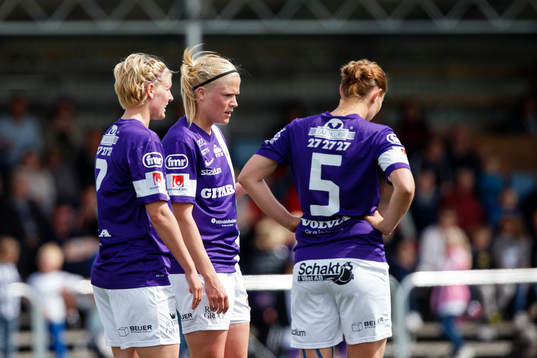 Sofia Karlsson, Kathlene Fernström och Emma Wilhemsson,