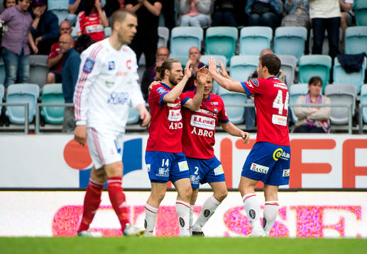Emil Karlsson, Örgryte, har gjort 2-2, jubel Christofer