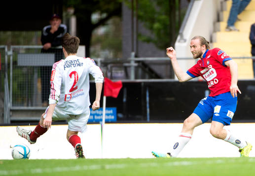 Emil Karlsson, Örgryte, sjuter 2-2. Patrik Anttonen,