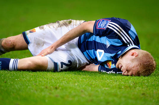 Djugårdens Vytautas Andriuskevicius ligger och har onit i
