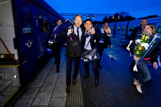 IFK Göteborgs Adam Johansson och Daniel Sobralense kommer