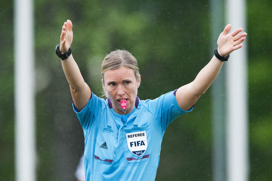 Sara Persson, domare