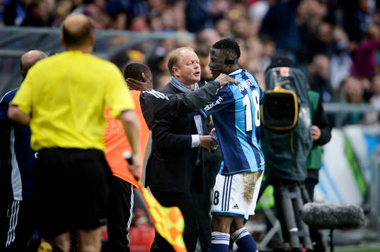 Daniel Amartey,  Djurgården, springer fram och kramar om