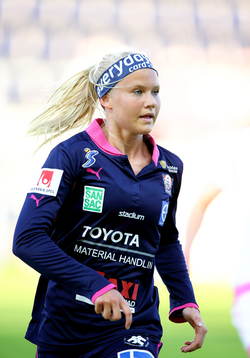 Två mål i första halvlek Linköping Pernille Harder