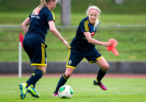 Josefine Öqvist, Sverige