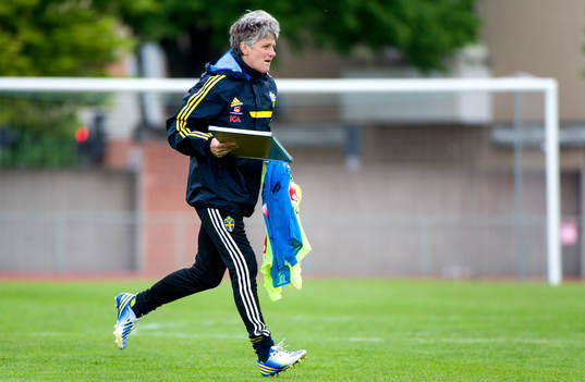 Pia Sundhage, förbundskapten Sverige, springer över planen