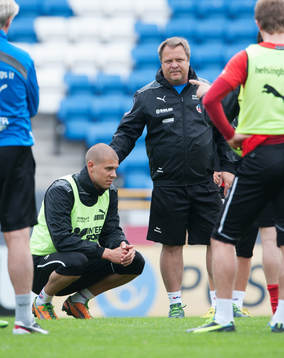 Roar Hansen, tränare, med sitt anfallsess Robin Simovic