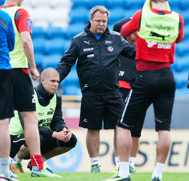 Roar Hansen, tränare, med sitt anfallsess Robin Simovic