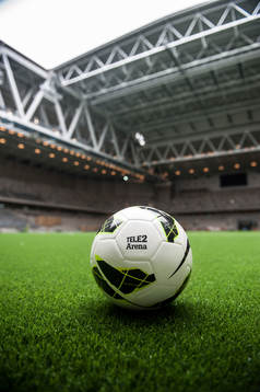 En fotboll inne på Tele2 arena