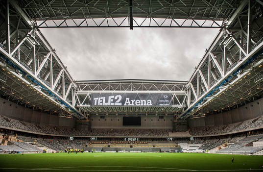 En översiktsbild från fotbollsplanen inne på Tele2 arena