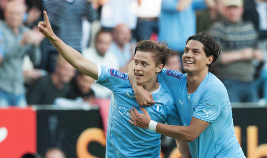 1-0 Simon Thern, Malmö, som grattas av Miiko Albornoz