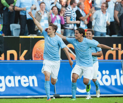 1-0 Simon Thern, Malmö, som grattas av Miiko Albornoz