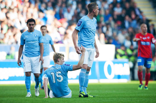 Filip Helander, Malmö, vinkar för byte redan