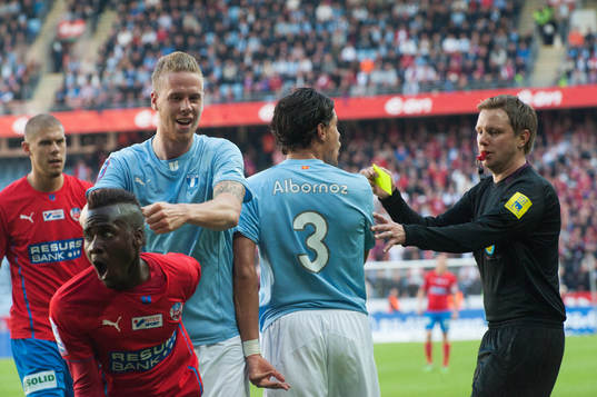 Tuffa tag mellan David Accam, Helsingborg och Miiko