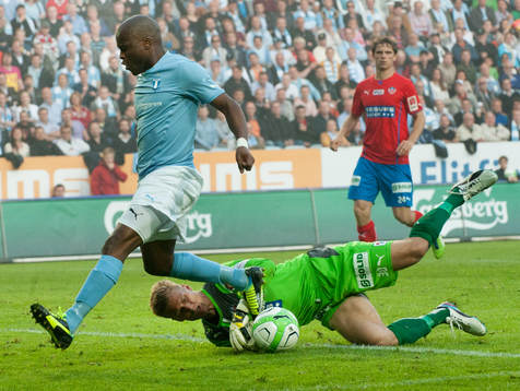 Tokelo Rantie, Malmö, mot P'är Hansson, Helsingborg