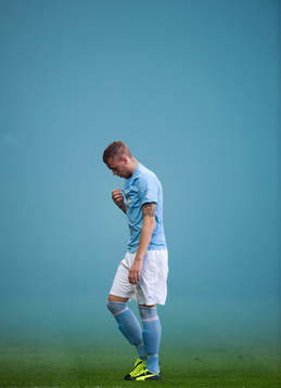 Pontus Jansson, Malmö FF, går av planen