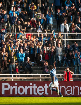 Publiken och Amadou Jawo, Djurgården, jublar