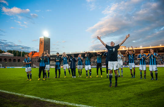 Emil Bergström, Djurgården, håller allsång