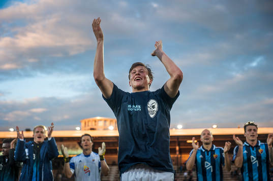 Emil Bergström, Djurgården, håller allsång