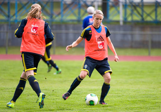 Elin Magnusson, Sverige