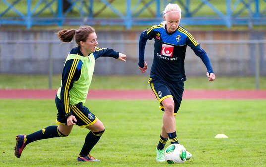 Caroline Seger, Sverige