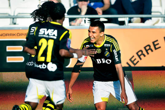 Nabil Bahoui, AIK jublar med lagkamraterna
