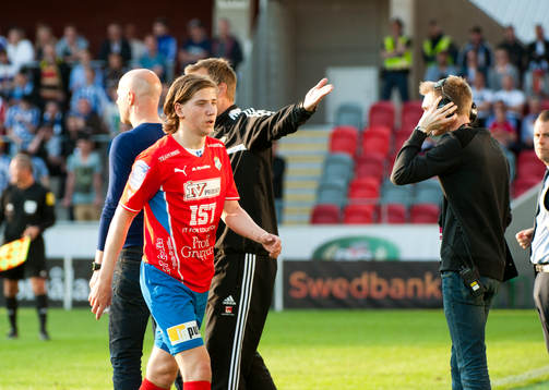 Darjan Bojanic, utvisas, andra gula, rött kort, lämnar