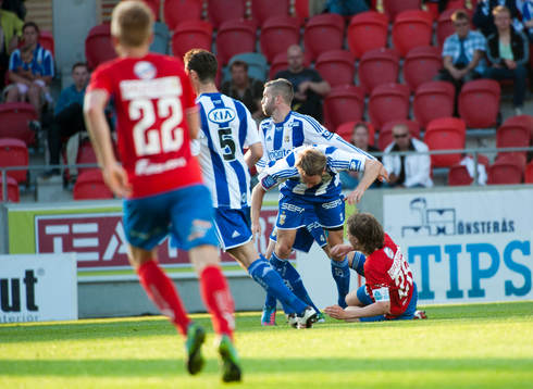 Darjan Bojanic, Öster glider mot Emil Salomonsson,