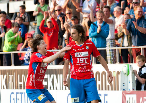 Darjan Bojanic och Vlado Zlojutro, jubel,  Öster