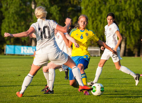 Amanda Karlsson, Sverige