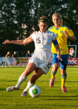 Cari Roccaro, USA, jagas utav Amanda Karlsson, Sverige