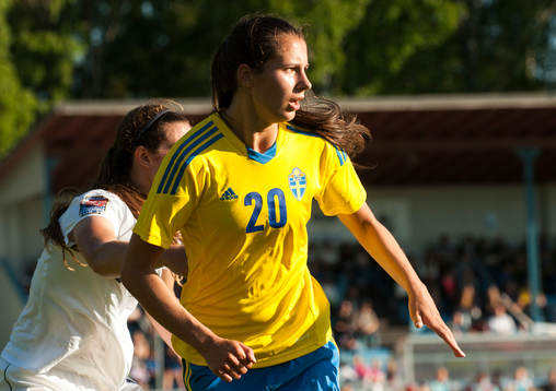 Nellie Karlsson, Sverige