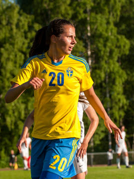 Nellie Karlsson, Sverige