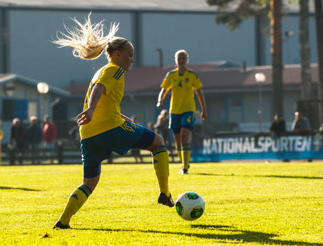 Ellen Karlsson, Sverige