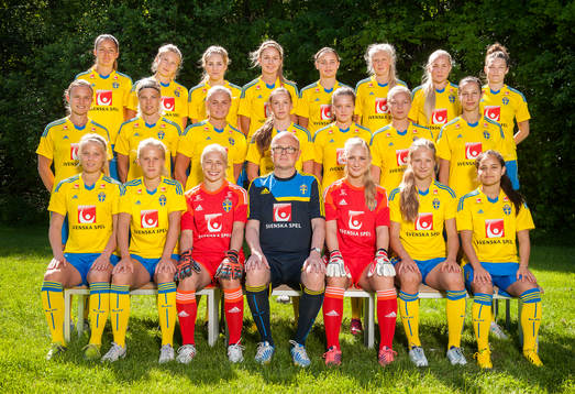 Lagbild. Jasmin Nejati, Fanny Andersson, Irma Helin, Amanda