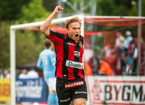 Nicklas Bärkroth, Brommapojkarna, jublar
