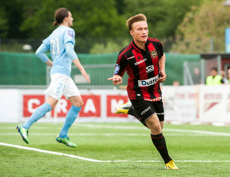 Nicklas Bärkroth, Brommapojkarna, jublar