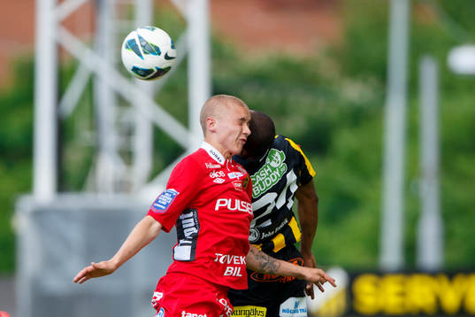 Sebastian Holmen, Elfsborg och Rene Makondele, Häcken